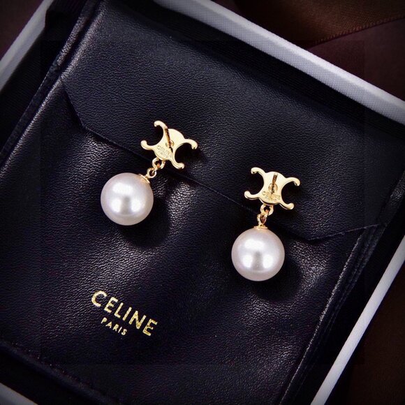 Celine pearl drop earrings - Picture 3 of 6